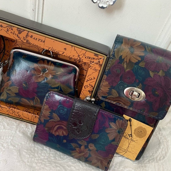 Patricia Nash *Iberia*Wallet *Borse*Keychain &*Rivella* c/b Set. NWT - Picture 2 of 13
